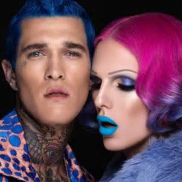 Jeffree Star Velour Liquid Matte Jawbreaker Bright Blue Baby Blue Lipstick New - Picture 2 of 5